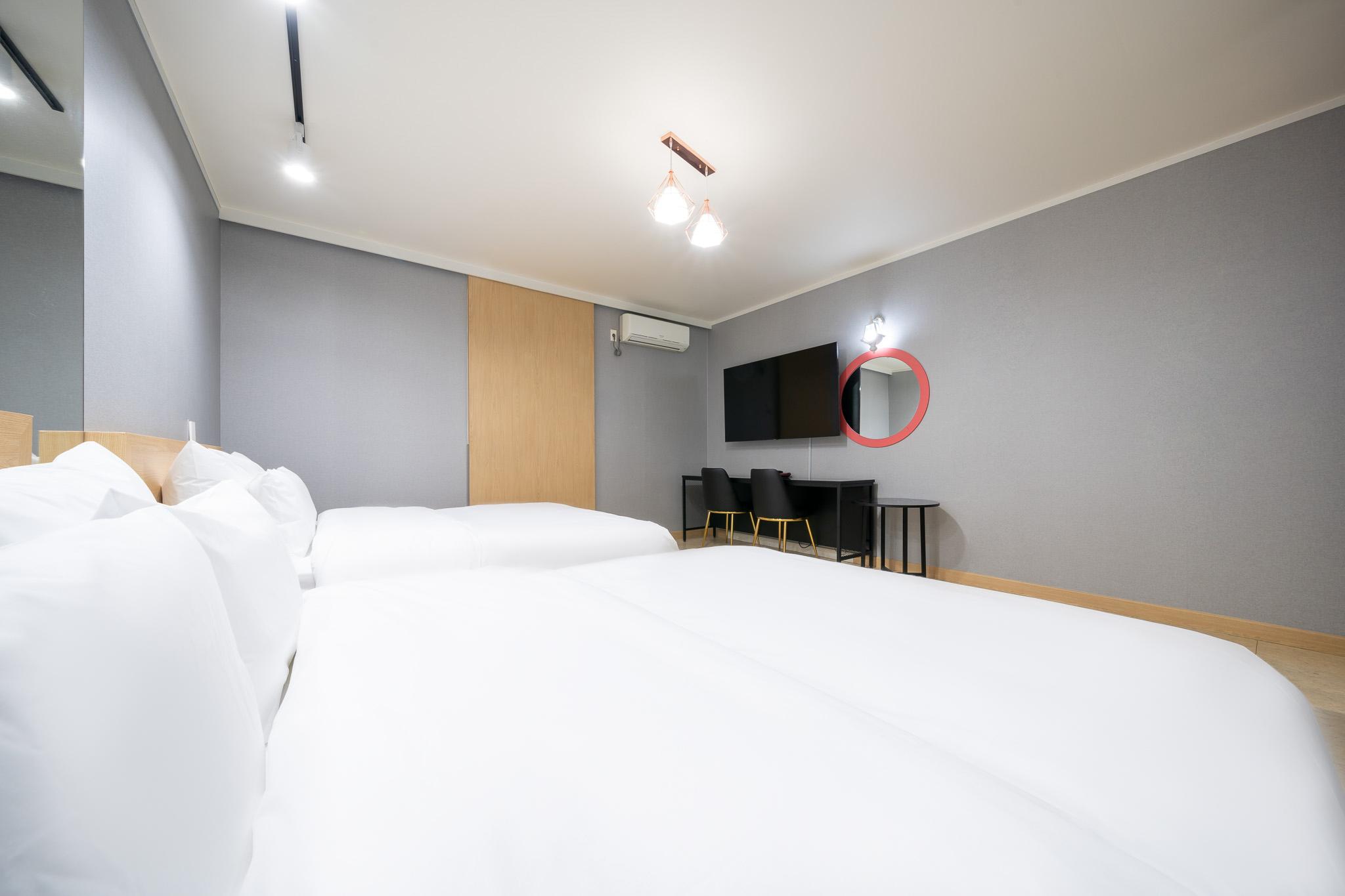 전주 신시가지 호텔 아이 (New Town Hotel in Jeonju)