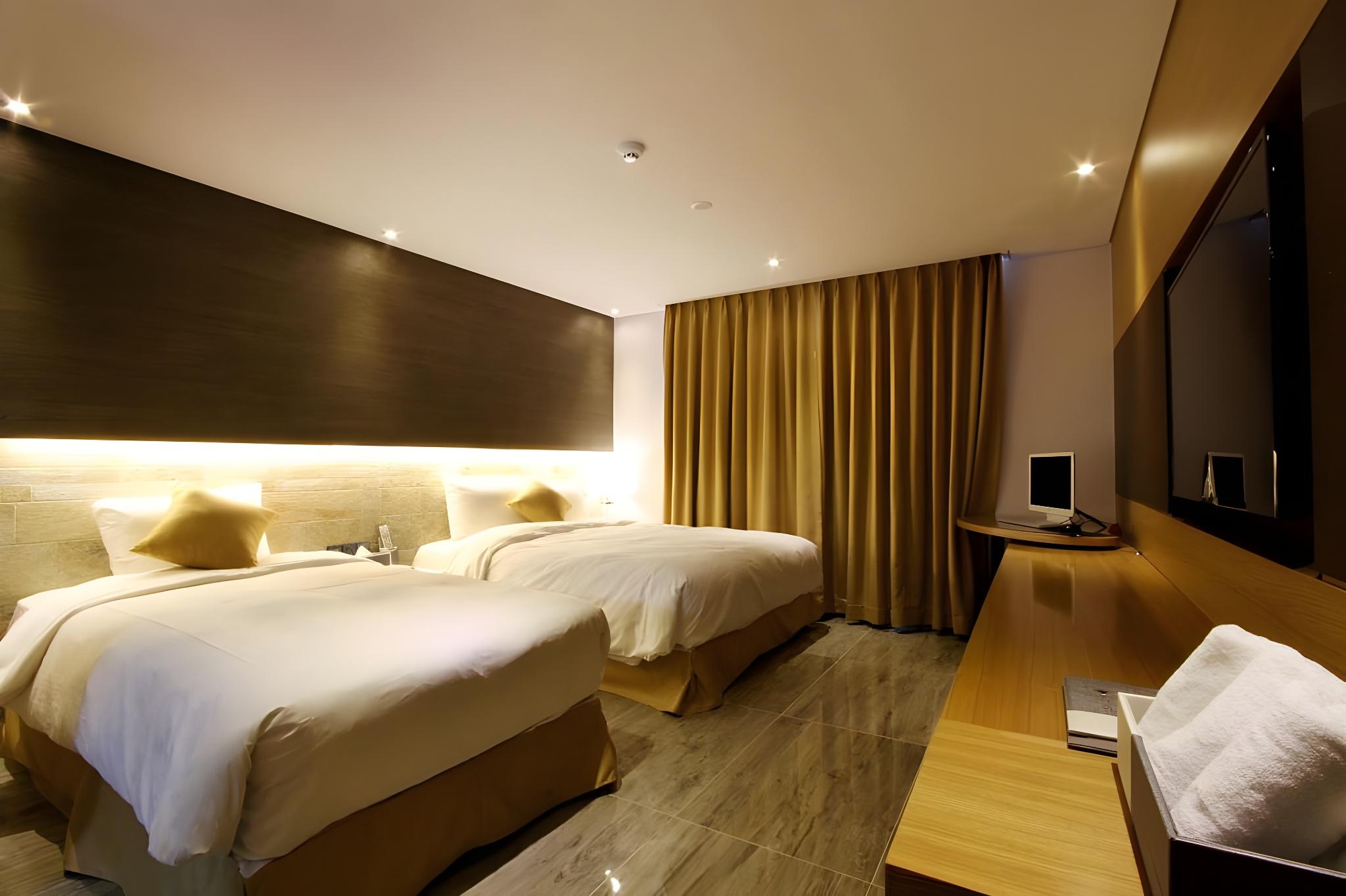 수원 호매실 로얄프라임 호텔 (Suwon Homaesil Royal Prime Hotel)