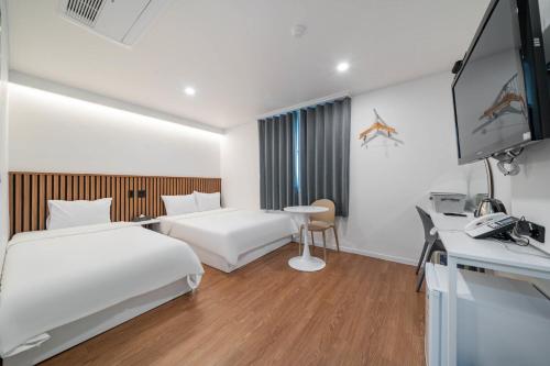 춘천 호텔 공지천 2 (Chuncheon Hotel Gongjicheon 2)