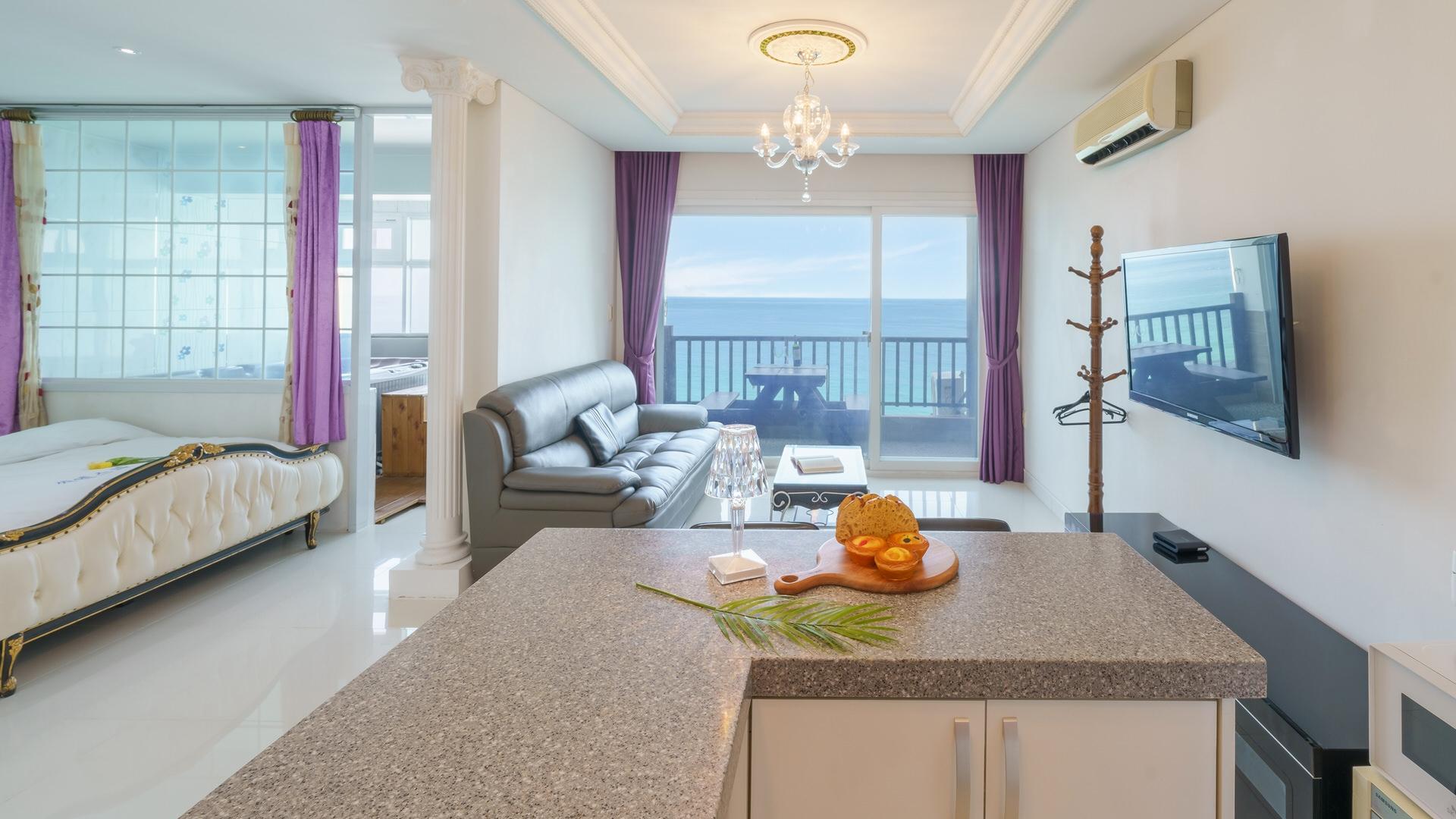 영덕 씨 앤 스파 펜션 (Youngduk Sea & Spa Pension)