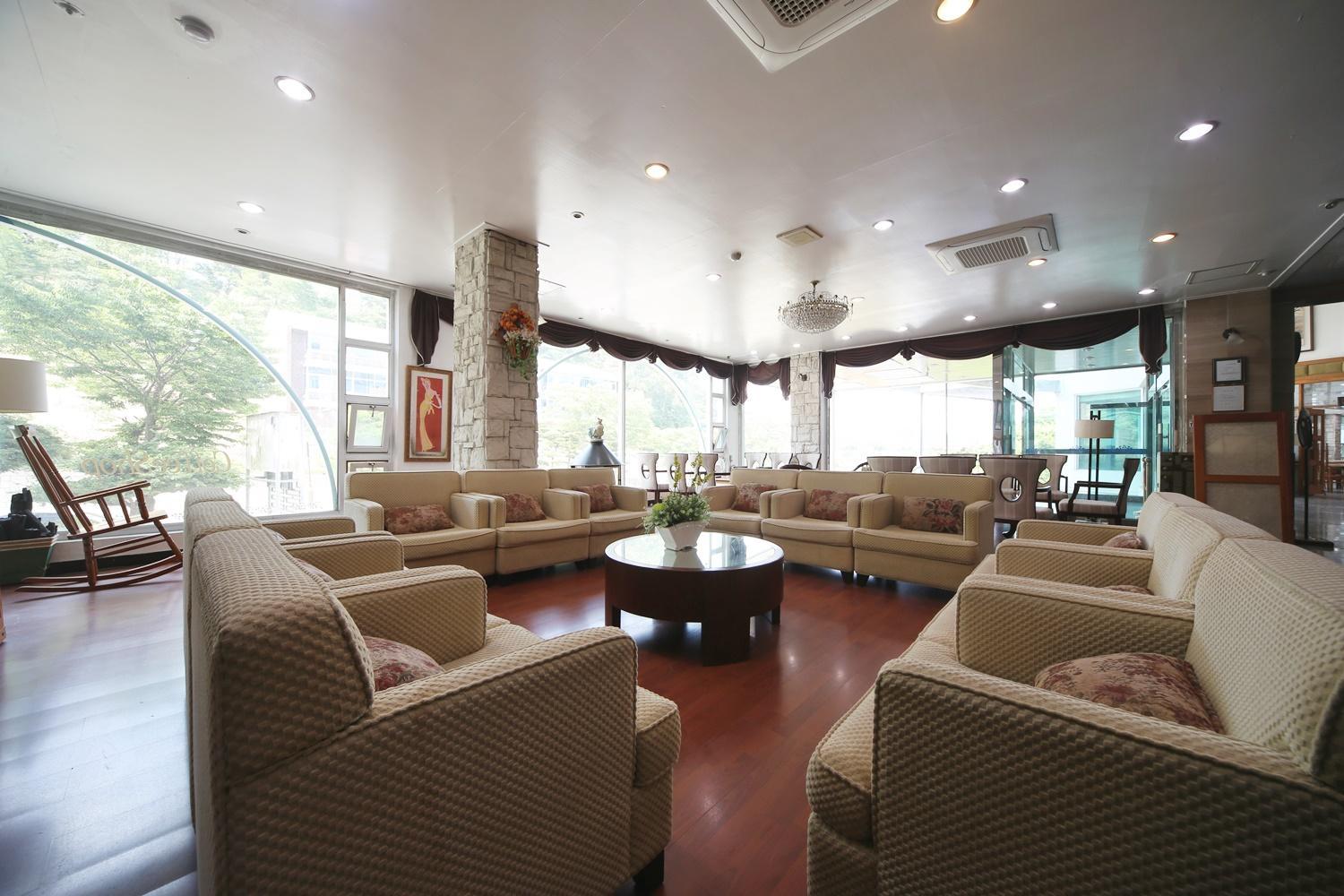울진 백암 스프링스 호텔 (Uljin Baekam Springs Hotel)