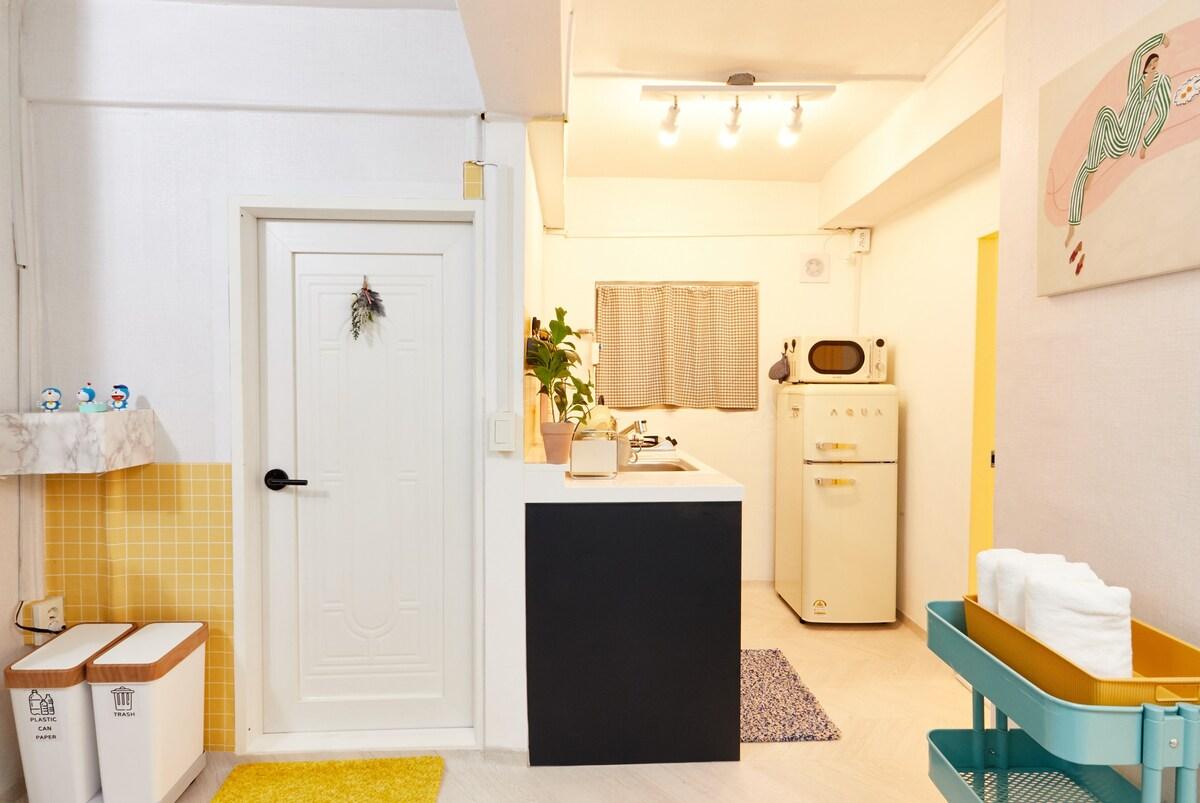 마포의 프라이빗 하우스 (33m², 침실 2개, 프라이빗 욕실 1개) (# Sinchon/Hongdae 10minutes,# Hapjeong 20minutes)