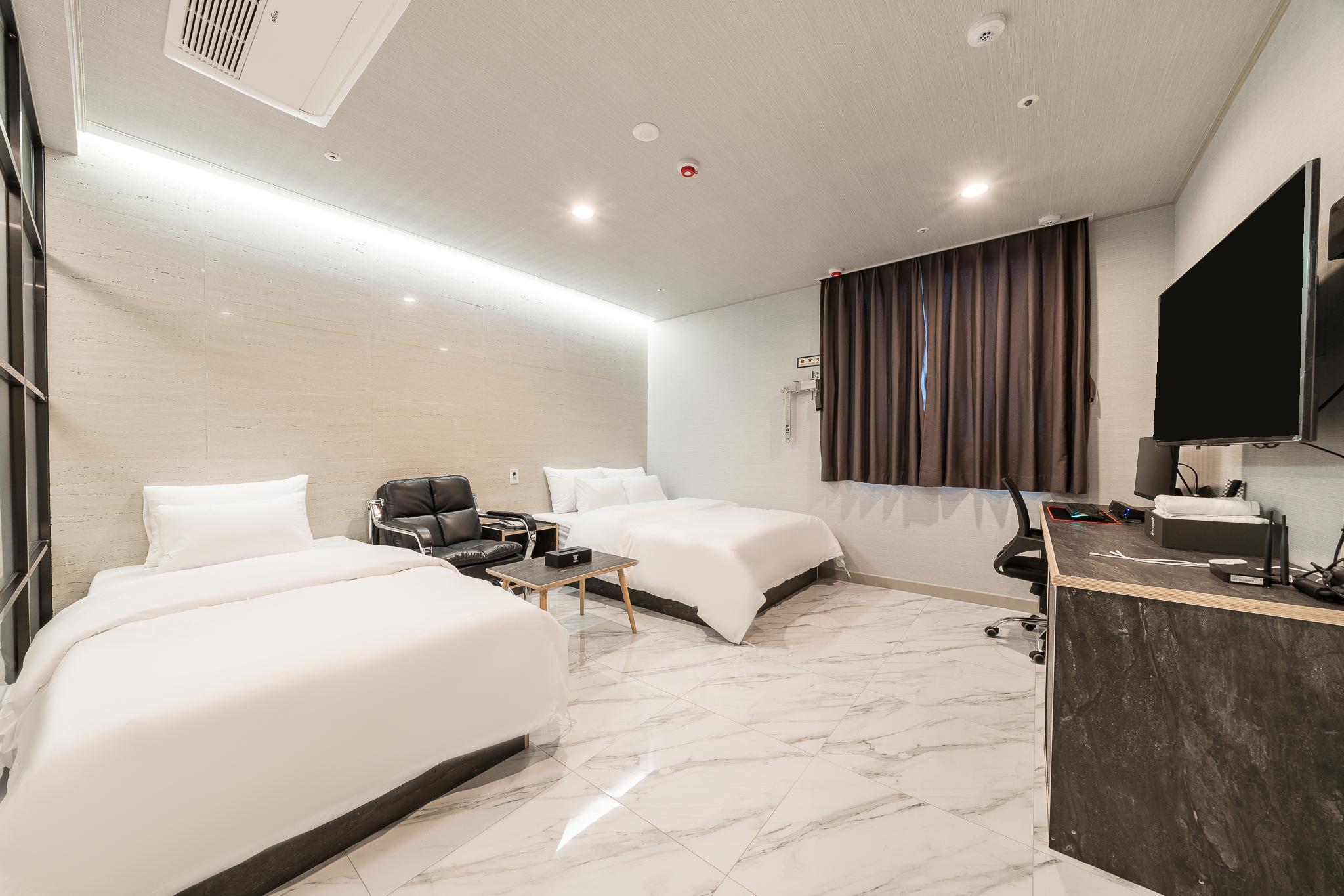 수원역 Hotel 테리스 (Suwon Station Hotel Terry's)