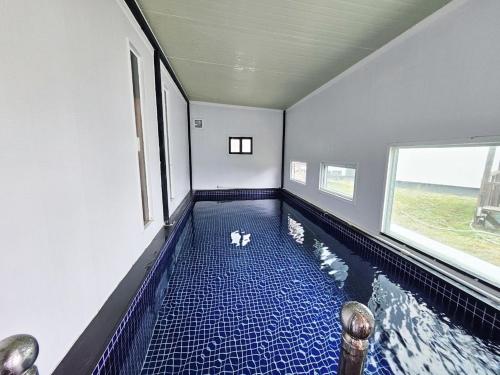 포암산풀빌라펜션 (Poam Mountain Pool Villa Pension)