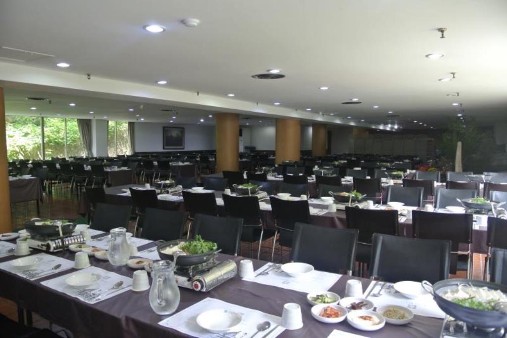Lake Hills Songnisan Hotel