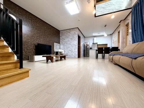포암산풀빌라펜션 (Poam Mountain Pool Villa Pension)